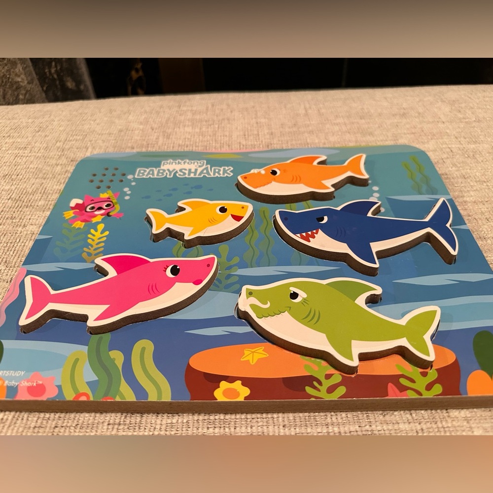Pinkfong Baby Shark Chunky Musical Wood Sound Puzzle Plays Baby Shark Song